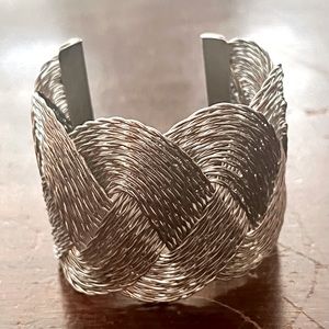 BEAUTIFUL OVERSIZED SILVER BRACELET
